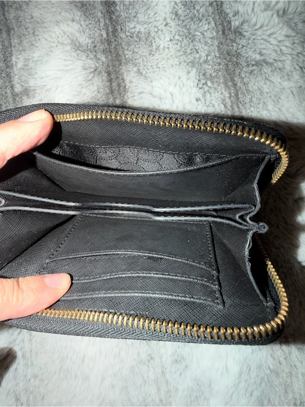 Michael Kors Jet Set Travel Black Zip Around Wallet Gold Logo EUC